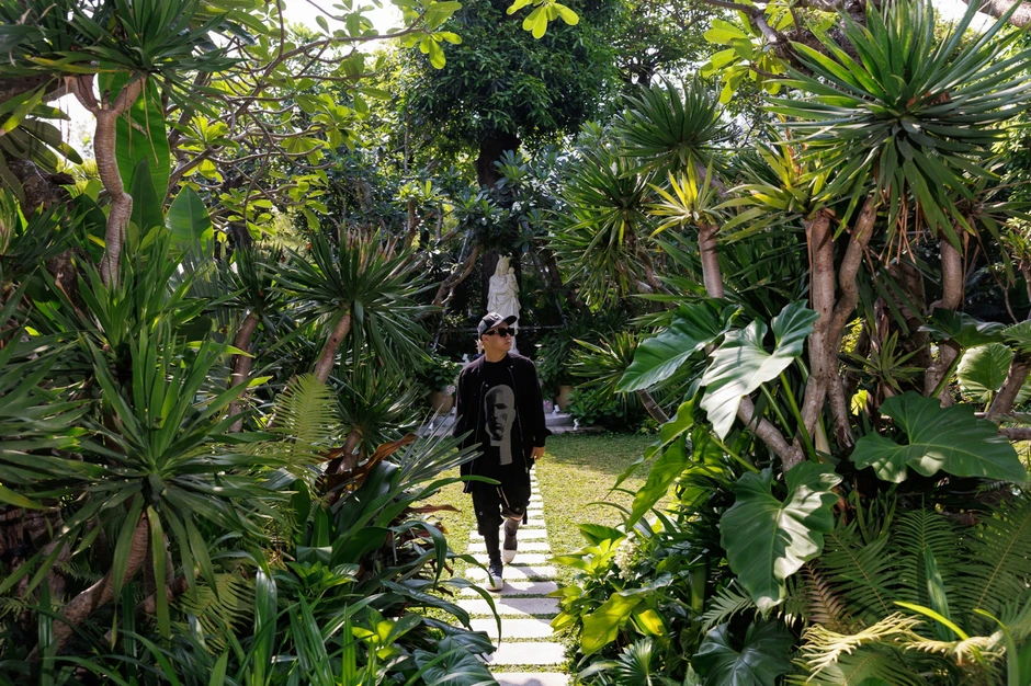 Đỗ Mạnh Cường mặc đồ nữ livestream doanh số 7 tỷ/ngày: "Khách hàng thích tôi trực tiếp mặc váy hơn là mẫu nữ!"