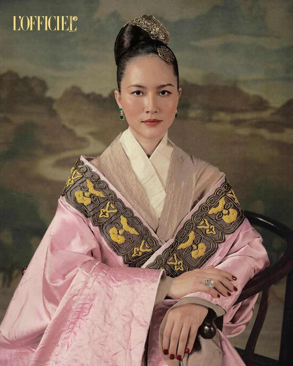 Đỗ Thị Hải Yến như Hoàng hậu bước ra từ lịch sử