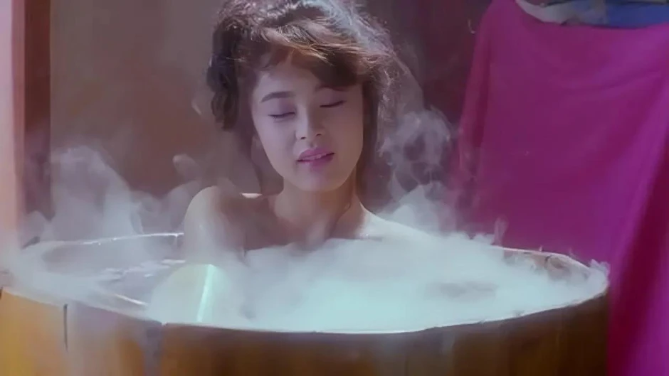 Đóa hồng Nhật Bản từng khiến màn ảnh Hong Kong chao đảo