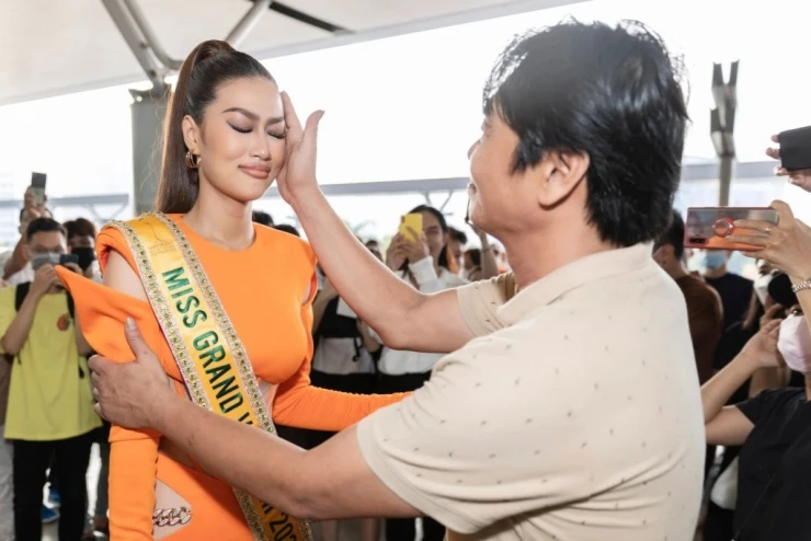 Đoàn Thiên Ân - cô gái nghèo thành diễn viên phim trăm tỷ