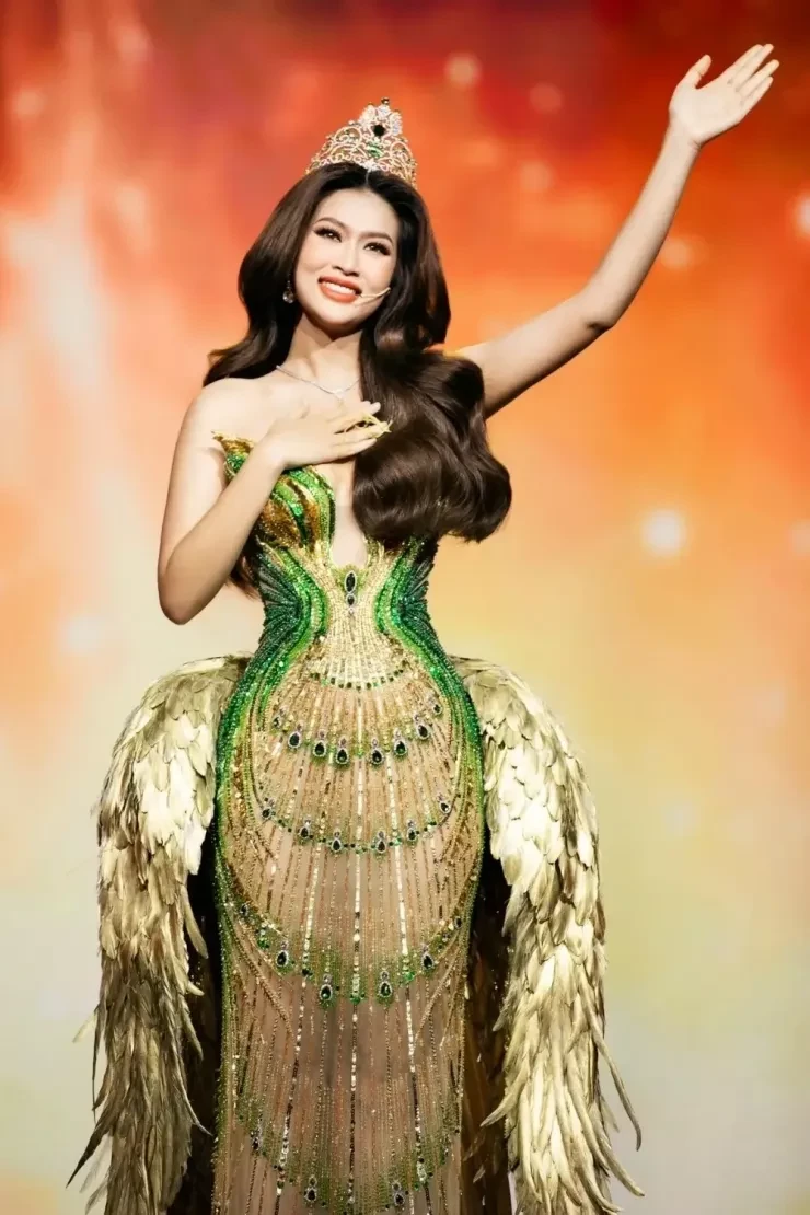 Đoàn Thiên Ân - cô gái nghèo thành diễn viên phim trăm tỷ