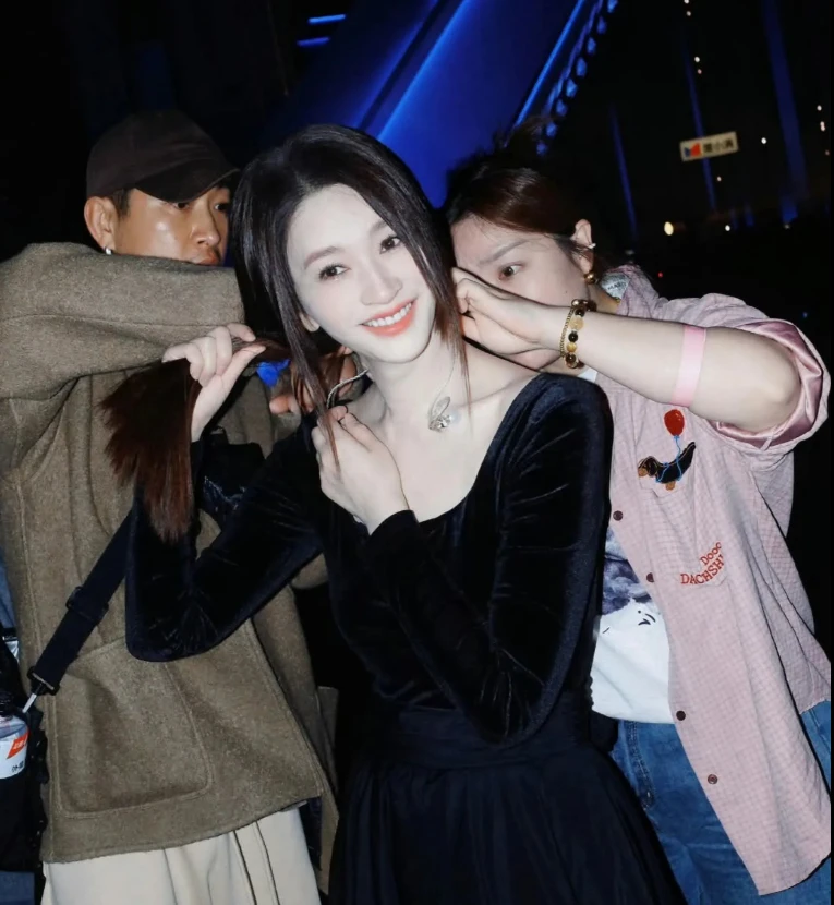 Đối thủ của Trang Pháp tự nhận “chỉ thích ăn xong rồi nằm” nhưng không hiểu sao 50 tuổi vẫn xinh đẹp, bốc lửa