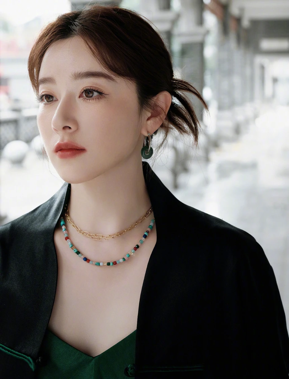 Đối thủ này của Trang Pháp "khủng" quá: Có chồng chủ tịch chống lưng, "ting nhẹ" 1,3 tỷ liền lên top đầu show, làm vậy ai chơi lại!