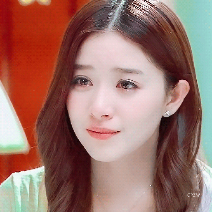 Đối thủ này của Trang Pháp "khủng" quá: Có chồng chủ tịch chống lưng, "ting nhẹ" 1,3 tỷ liền lên top đầu show, làm vậy ai chơi lại!