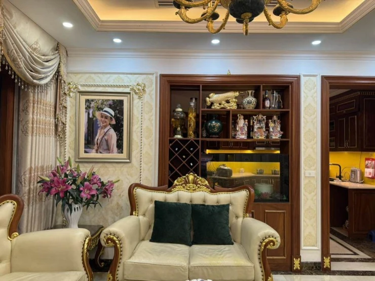 Đời thực trong căn biệt thự mặt phố của nữ NSƯT đóng vai mẹ Thanh Sơn phim Đồng hồ đếm ngược