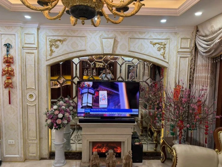 Đời thực trong căn biệt thự mặt phố của nữ NSƯT đóng vai mẹ Thanh Sơn phim Đồng hồ đếm ngược