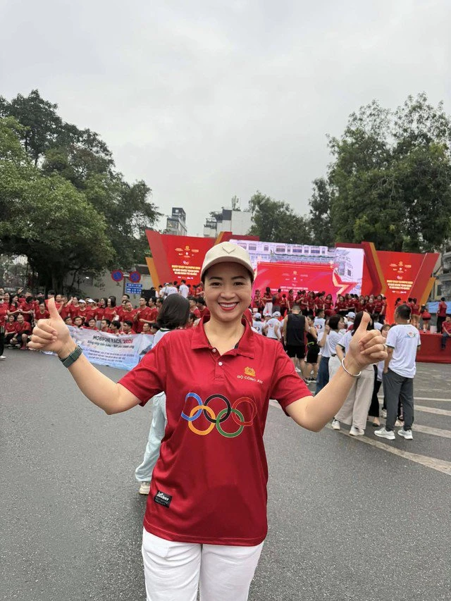 Đời thực trong căn biệt thự mặt phố của nữ NSƯT đóng vai mẹ Thanh Sơn phim Đồng hồ đếm ngược