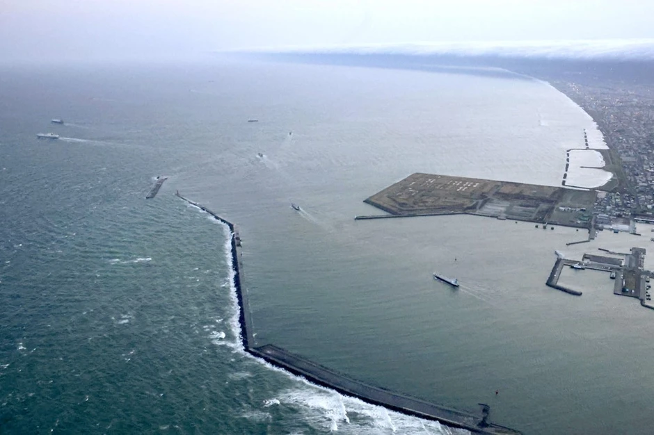 Động đất Nhật Bản tăng lên 7,7 độ: Ghi nhận dư chấn, 171.957 người được lệnh sơ tán, Thủ tướng yêu cầu cả nước "duy trì trạng thái sẵn sàng"