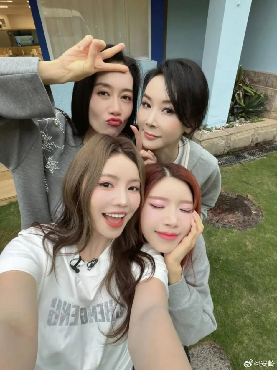 Đồng đội “hệ chiến” của Trang Pháp: Visual ngầu đét, bị tố "tòm tem" với thầy giáo có vợ và rơi vào cảnh thảm hơn 2.300 ngày