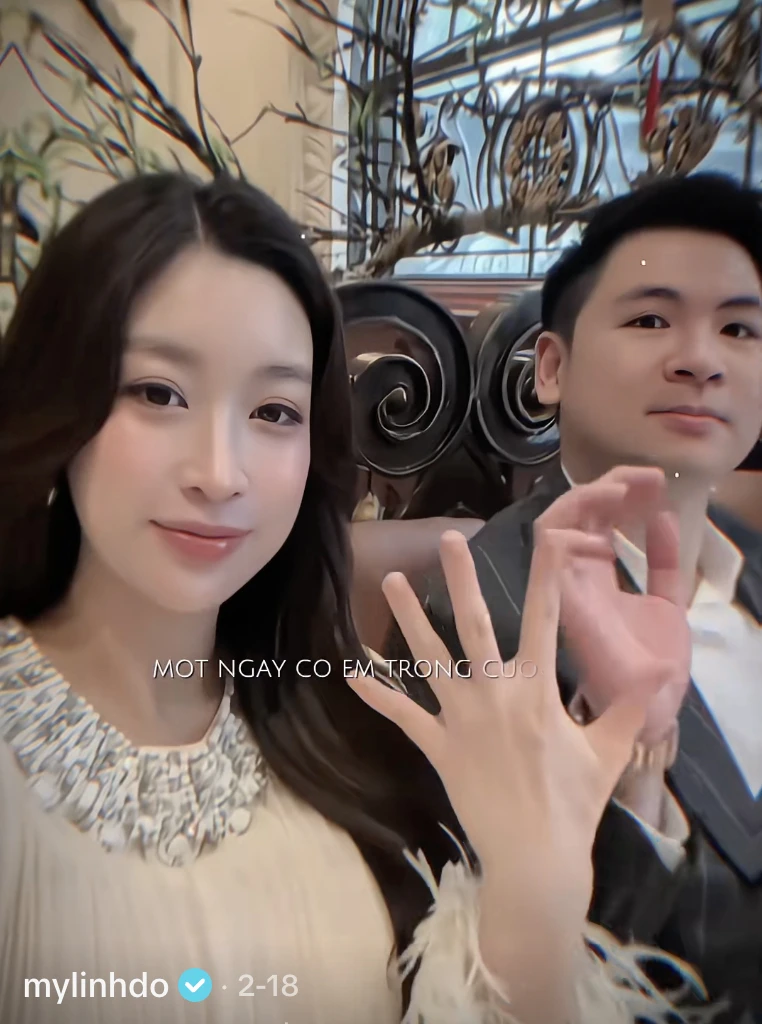 Động thái lạ của Đỗ Mỹ Linh trong sinh nhật mẹ chồng