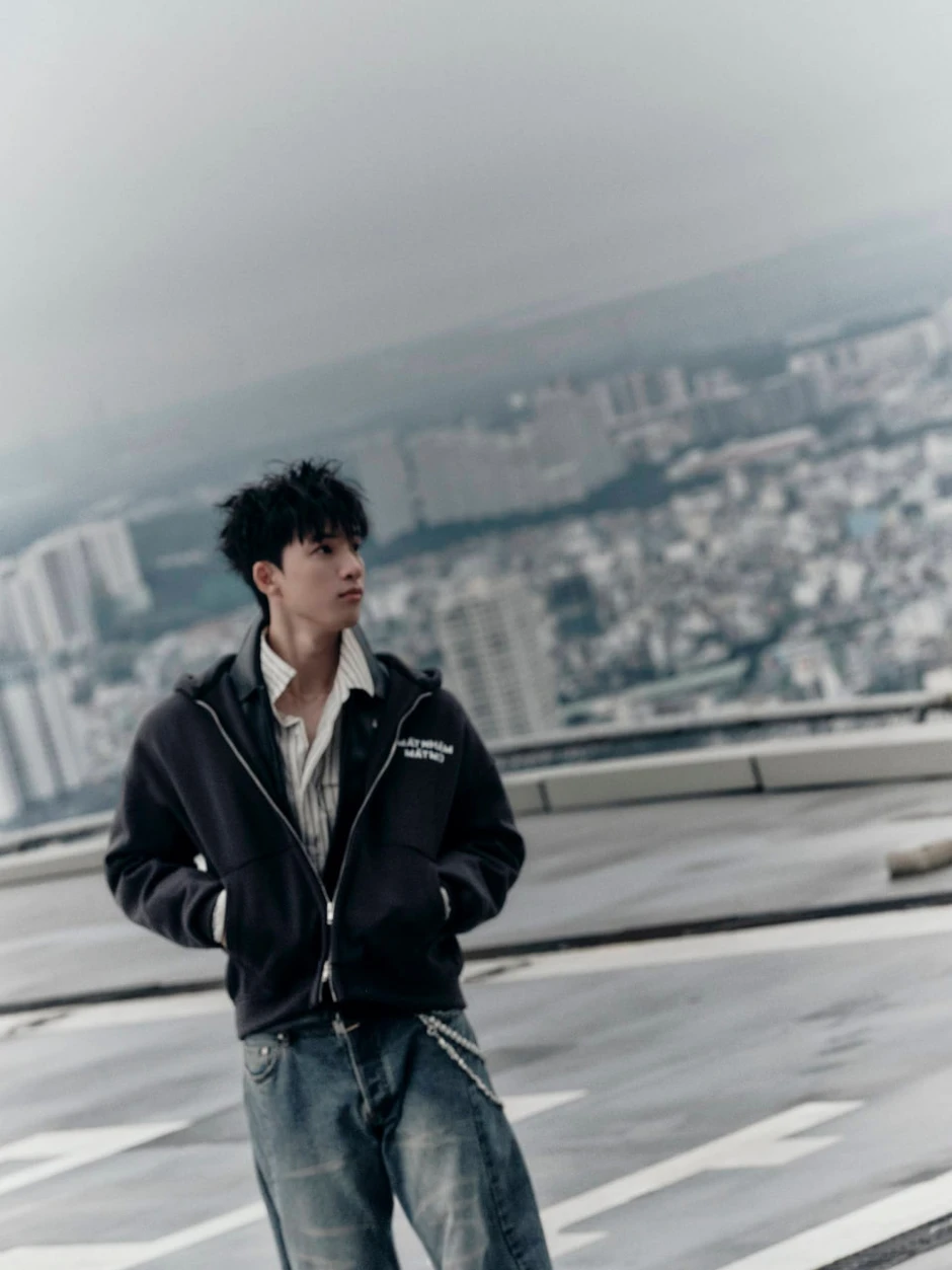 Động thái lạ của HIEUTHUHAI