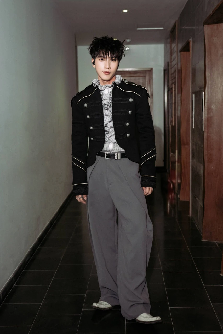 Động thái lạ của HIEUTHUHAI