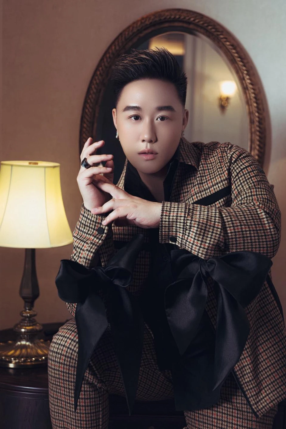 Động thái vội vàng của Trung Quân Idol giữa lúc bị nhắc tên vụ hành hung phụ nữ