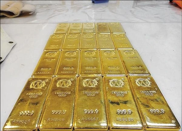 Đột kích hang ổ của 2 người đàn ông chi hơn 119 tỷ đồng mua vàng sau 5 tháng theo dõi, công an tịch thu 20 kg vàng bất hợp pháp trị giá hơn 386 tỷ