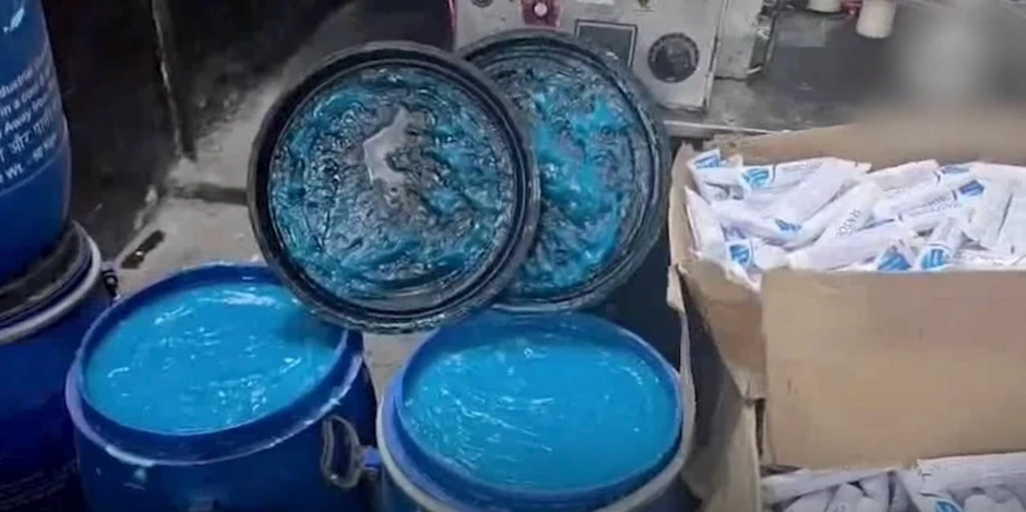 Đột kích một nhà máy, cảnh sát triệt phá đường dây sản xuất kem đánh răng giả tinh vi, thu giữ 13.000 tuýp kem và 130kg hỗn hợp hoá chất