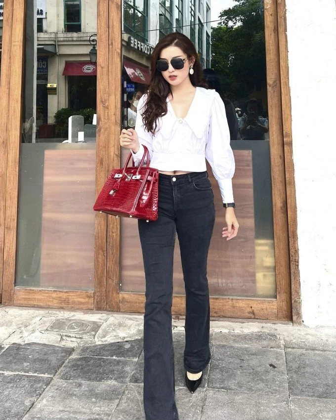 Drama pass đồ của Á hậu Huyền My chưa dừng lại: Đôi giày từng đăng bán giá 1,5 triệu năm 2024 nay tăng giá lên thành 6,9 triệu Drama pass đồ của Á hậu Huyền My chưa dừng lại: Đôi giày từng đăng bán giá 1,5 triệu năm 2024 nay tăng giá lên thành 6,9 triệu