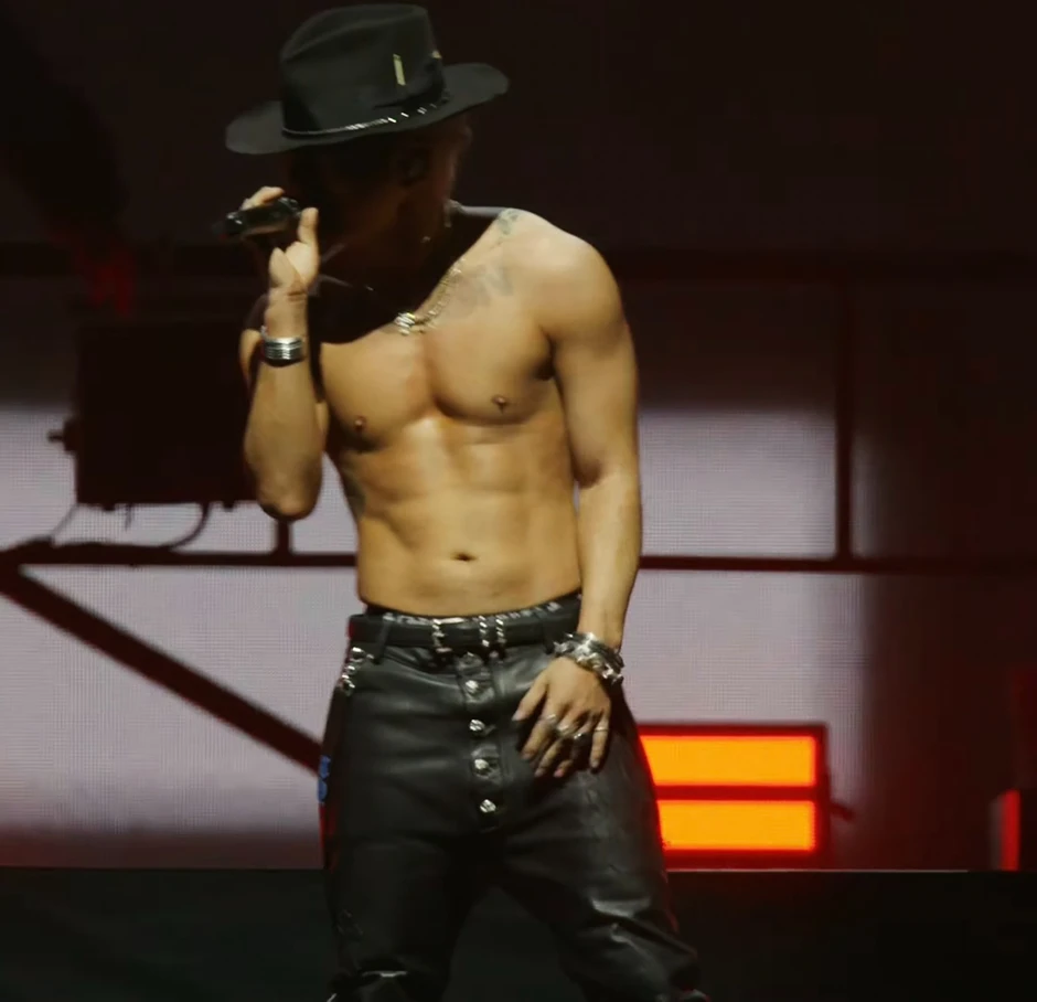 Đủ nắng hoa sẽ nở, đủ rồi Taeyang ơi!