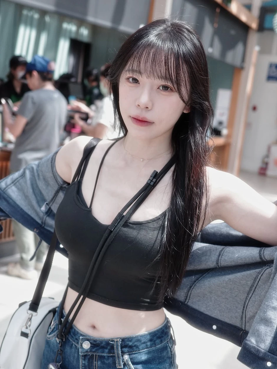 Được mệnh danh "nữ thần của hội FA", streamer gợi cảm bất ngờ bị fan quay xe, chỉ vì một lần rò rỉ đời tư