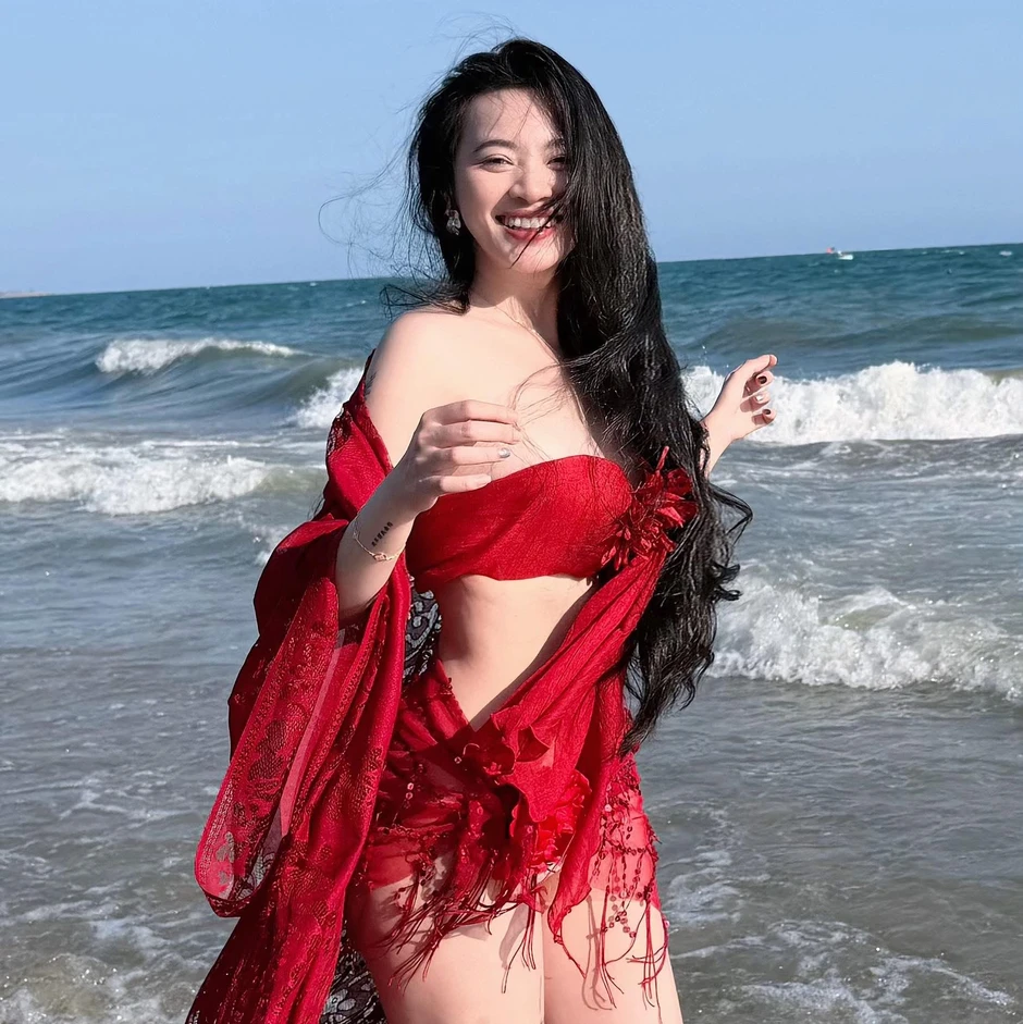 Đường đua hot nhất mùa hè chính thức gọi tên Trâm Anh, màn khoe dáng "khét lẹt" đẳng cấp mỹ nhân Đường đua hot nhất mùa hè chính thức gọi tên Trâm Anh, màn khoe dáng "khét lẹt" đẳng cấp mỹ nhân