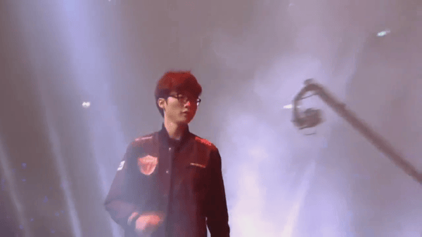 Faker tái hiện màn 'chào sân' huyền thoại tại T1 Homeground 2026