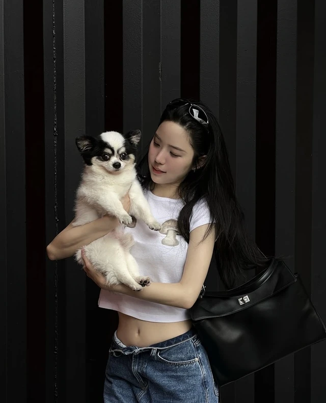 Gái xinh khoe nội y hút gần 3 triệu lượt xem, ngoài đời mặc đơn giản vẫn cuốn Gái xinh khoe nội y hút gần 3 triệu lượt xem, ngoài đời mặc đơn giản vẫn cuốn