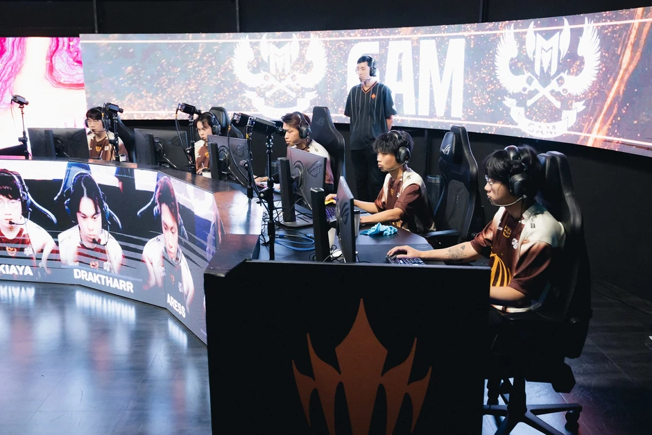 GAM đang gặp khó vì chính lựa chọn của mình