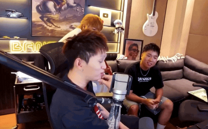 Gây tranh cãi vì lời rap khiếm nhã, quấy rối cả AMEE lẫn dàn Em Xinh, B Ray vội xin lỗi