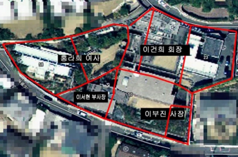 Giải mã khu đất “đầu rồng” ở Seoul, nơi gia tộc Samsung xây 5 dinh thự sát nhau tạo ra ‘lãnh địa riêng’ Giải mã khu đất “đầu rồng” ở Seoul, nơi gia tộc Samsung xây 5 dinh thự sát nhau tạo ra ‘lãnh địa riêng’