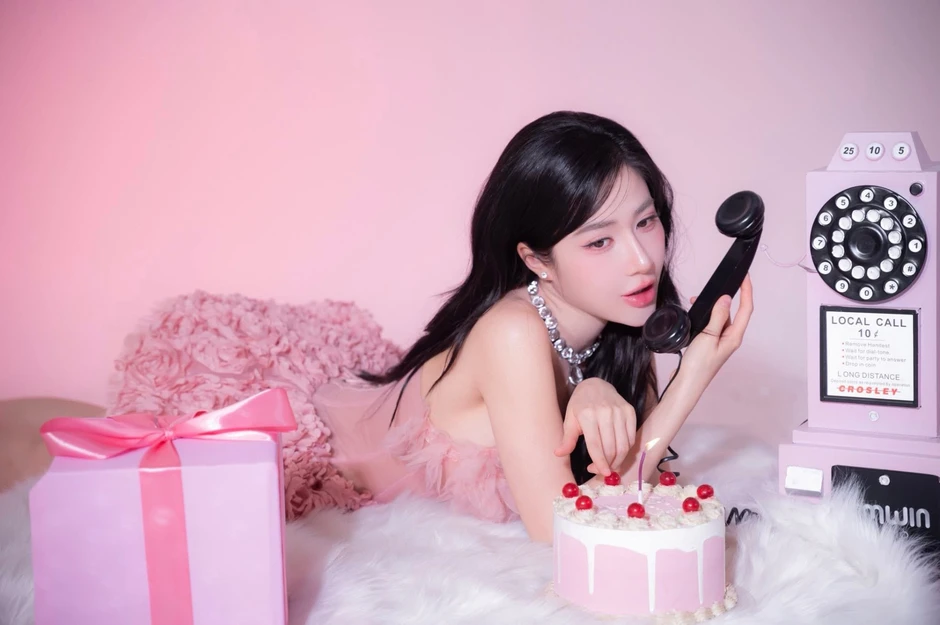 Gon Pink khoe vóc dáng "trông mòn con mắt", bật mí tuyệt chiêu "thách thức" nắng hè