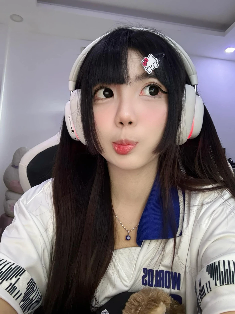 Hà Phương Boo "chiều fan" , khoe nhan sắc thăng hạng trong bộ ảnh mới