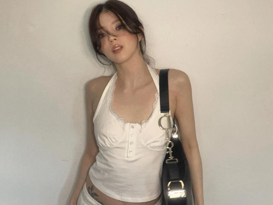 Han So Hee gây sốt với visual đỉnh chóp trong loạt ảnh mới