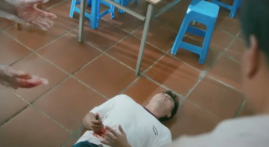 Hạt sạn to đùng ở phim Đồng Hồ Đếm Ngược