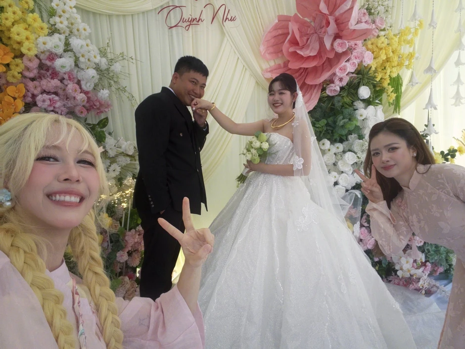 Hậu Hoàng xinh xắn tại đám cưới Mũi trưởng Long