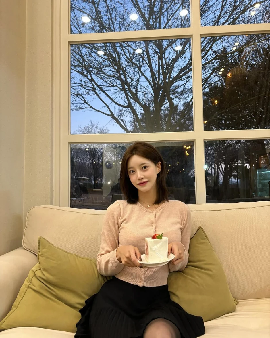 Hé lộ nhan sắc hot girl bị nghi là nguyên nhân khiến cựu vương CKTG kết thúc mối tình hơn 10 năm Hé lộ nhan sắc hot girl bị nghi là nguyên nhân khiến cựu vương CKTG kết thúc mối tình hơn 10 năm