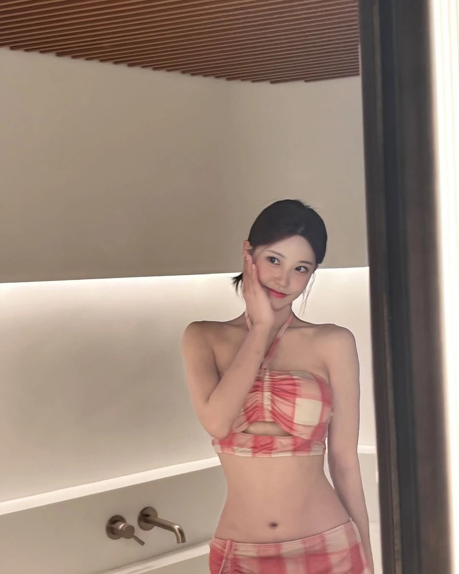 Hé lộ nhan sắc hot girl bị nghi là nguyên nhân khiến cựu vương CKTG kết thúc mối tình hơn 10 năm Hé lộ nhan sắc hot girl bị nghi là nguyên nhân khiến cựu vương CKTG kết thúc mối tình hơn 10 năm