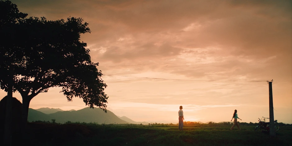 Hẹn Em Ngày Nhật Thực: Nhẹ nhàng mà day dứt, càng xem càng đau