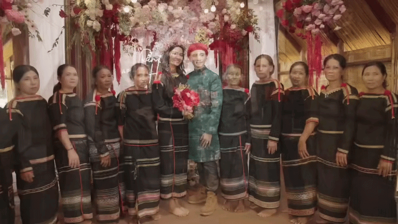 H'Hen Niê lần đầu công bố clip đám cưới H'Hen Niê lần đầu công bố clip đám cưới