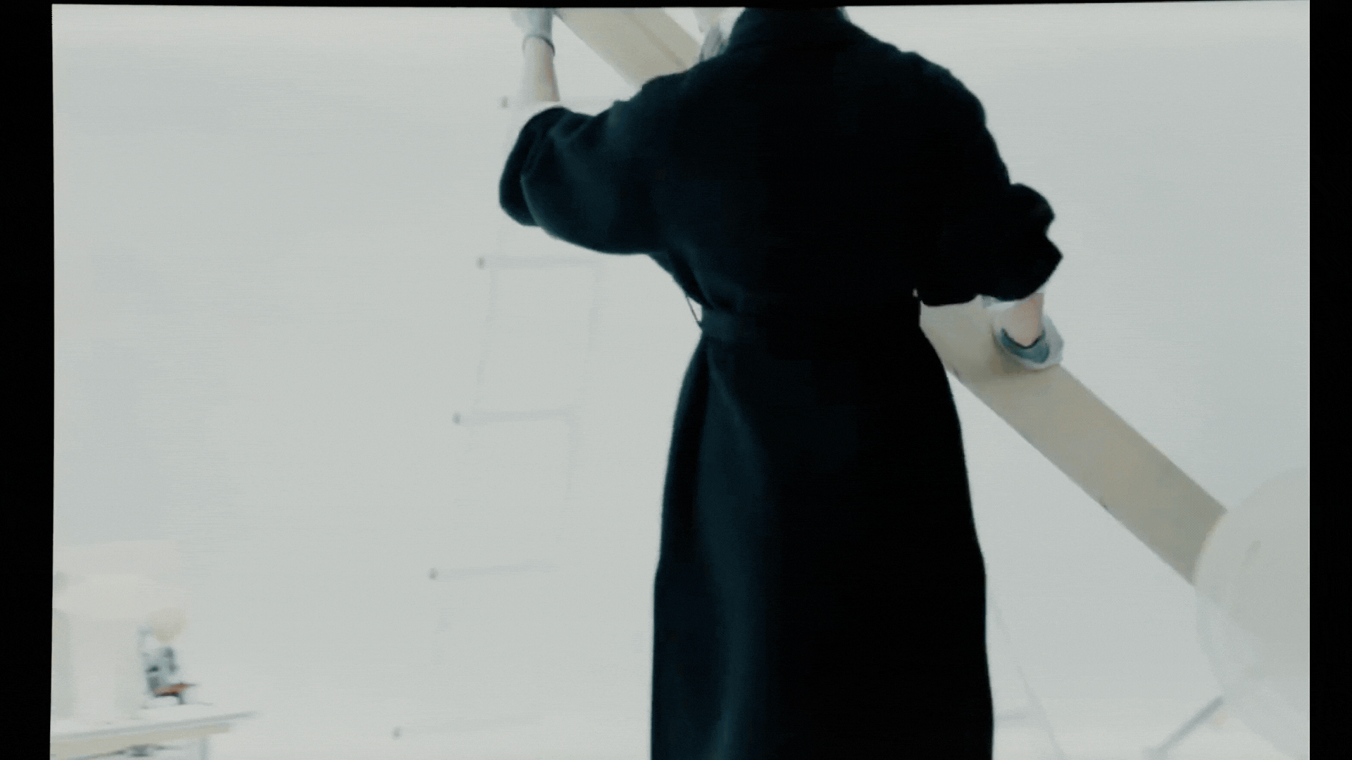 HIEUTHUHAI ẩn ý: “Những phán xét, những câu chuyện không có thật. Rồi họ sẽ đánh giá mình…”