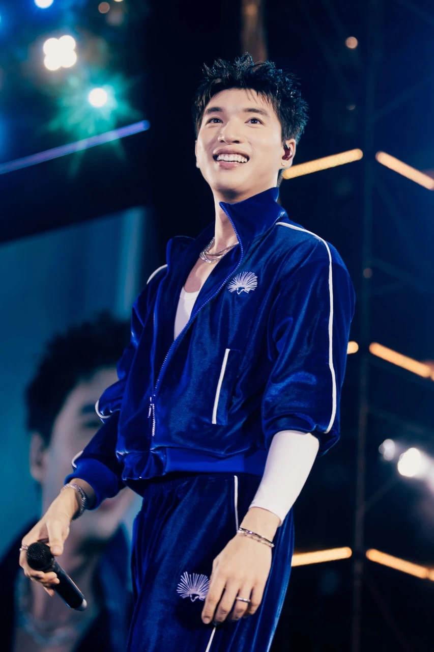 HIEUTHUHAI ẩn ý: “Những phán xét, những câu chuyện không có thật. Rồi họ sẽ đánh giá mình…”