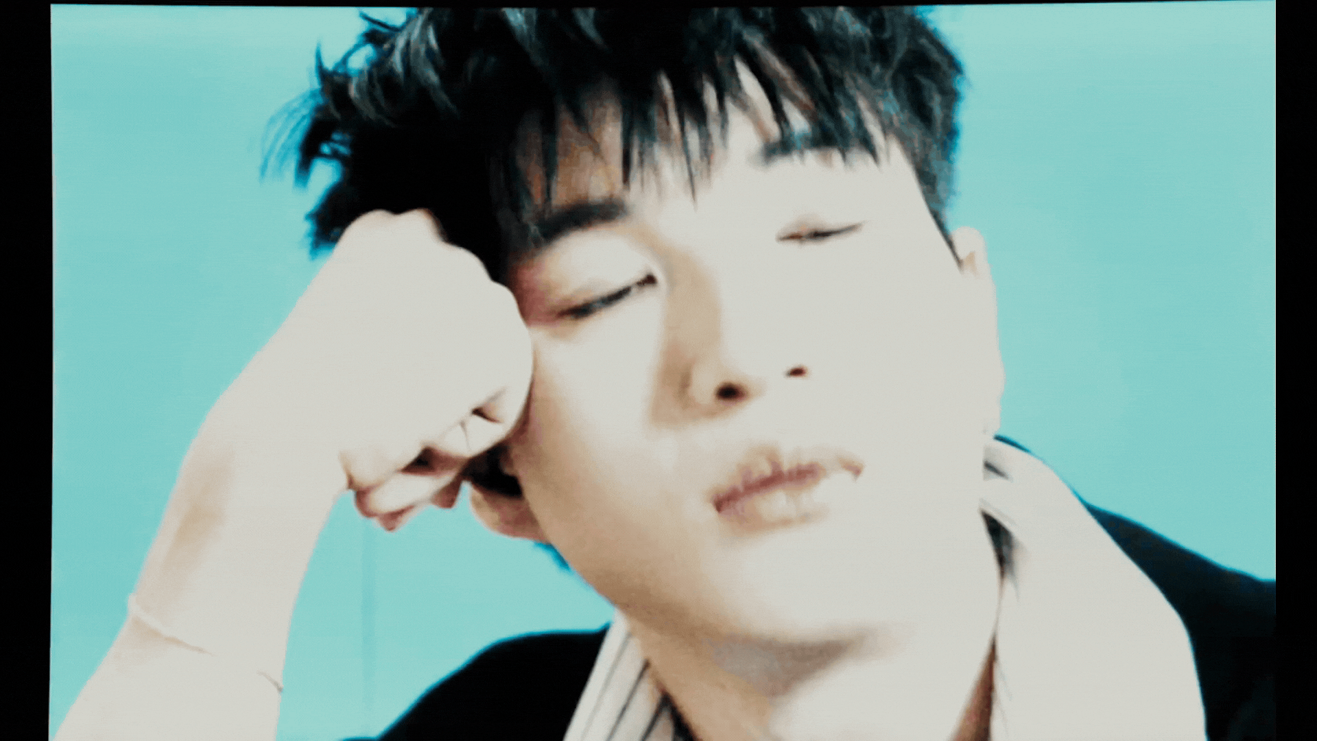 HIEUTHUHAI ẩn ý: “Những phán xét, những câu chuyện không có thật. Rồi họ sẽ đánh giá mình…”