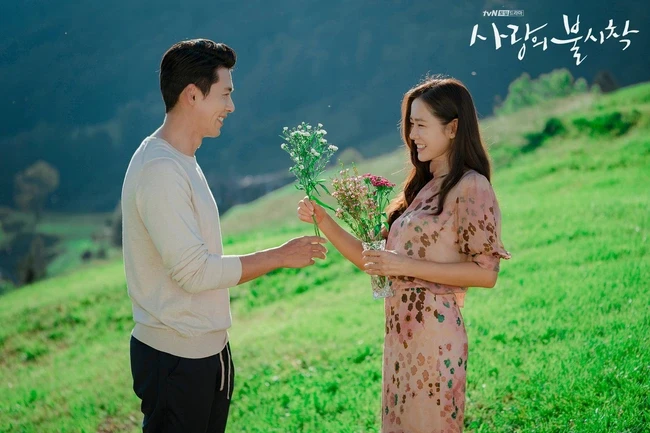 Hình cưới chưa từng công bố của Son Ye Jin - Hyun Bin: Tuyệt đối điện ảnh, đẹp không kém cảnh phim ngôn tình Hình cưới chưa từng công bố của Son Ye Jin - Hyun Bin: Tuyệt đối điện ảnh, đẹp không kém cảnh phim ngôn tình