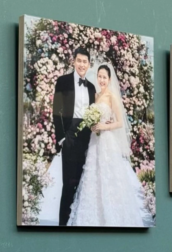 Hình cưới chưa từng công bố của Son Ye Jin - Hyun Bin: Tuyệt đối điện ảnh, đẹp không kém cảnh phim ngôn tình Hình cưới chưa từng công bố của Son Ye Jin - Hyun Bin: Tuyệt đối điện ảnh, đẹp không kém cảnh phim ngôn tình
