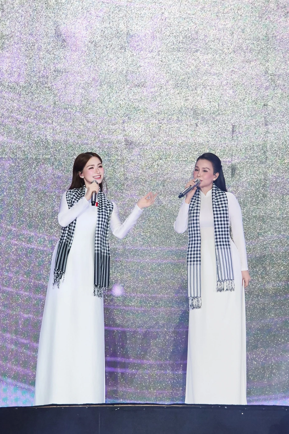 Hoà Minzy đang thách thức antifan?