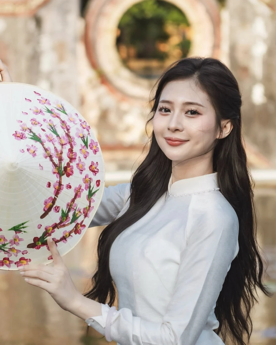 Hóa thân thành nàng thơ Việt, thiếu nữ Myanmar "đốn tim" cộng đồng mạng Hóa thân thành nàng thơ Việt, thiếu nữ Myanmar "đốn tim" cộng đồng mạng