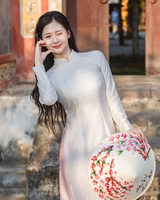 Hóa thân thành nàng thơ Việt, thiếu nữ Myanmar "đốn tim" cộng đồng mạng Hóa thân thành nàng thơ Việt, thiếu nữ Myanmar "đốn tim" cộng đồng mạng