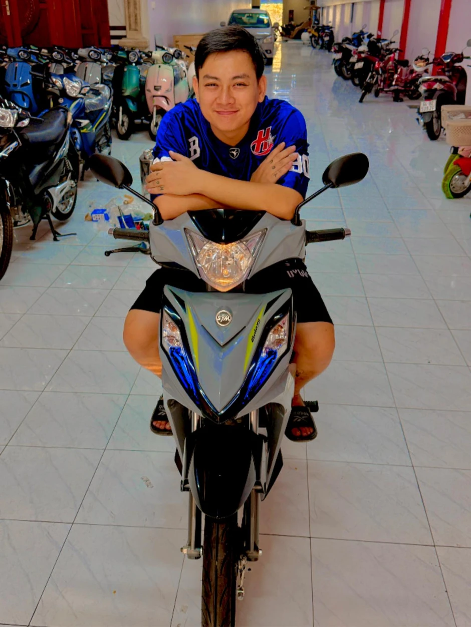 Hoài Lâm: Từng được so sánh ngang ngửa Sơn Tùng, nay diện mạo xuề xoà khó tin