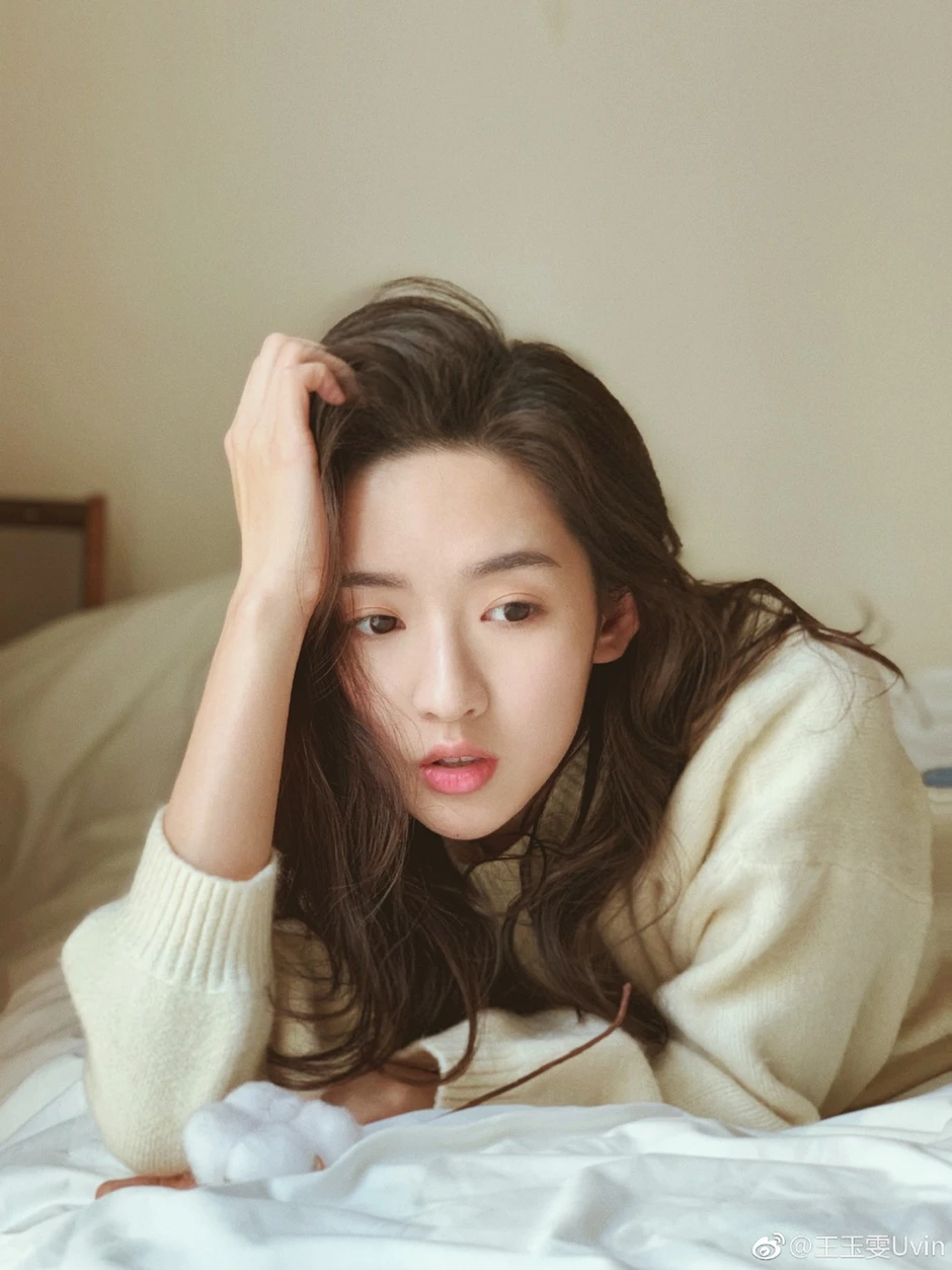 Hoàng Cảnh Du, Vương Ngọc Văn bác bỏ tin đồn hẹn hò Hoàng Cảnh Du, Vương Ngọc Văn bác bỏ tin đồn hẹn hò