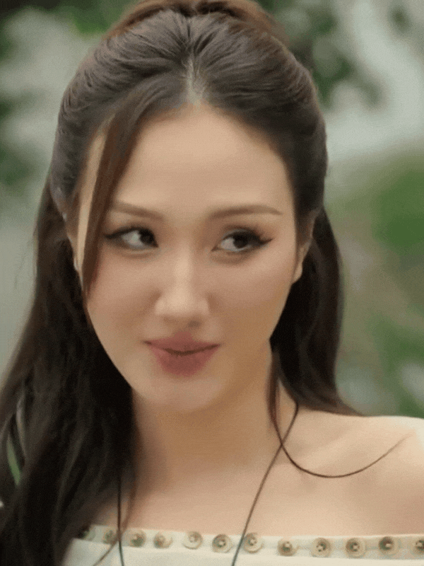 Hoàng Khánh Ly gây ấn tượng với lớp make-up đẹp nhất phim Việt