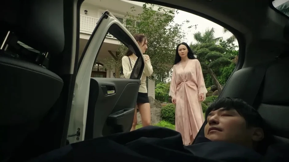 Hoàng Khánh Ly gây ấn tượng với lớp make-up đẹp nhất phim Việt