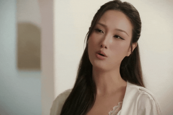 Hoàng Khánh Ly: Phản diện cứu cả bộ phim Bước Chân Vào Đời